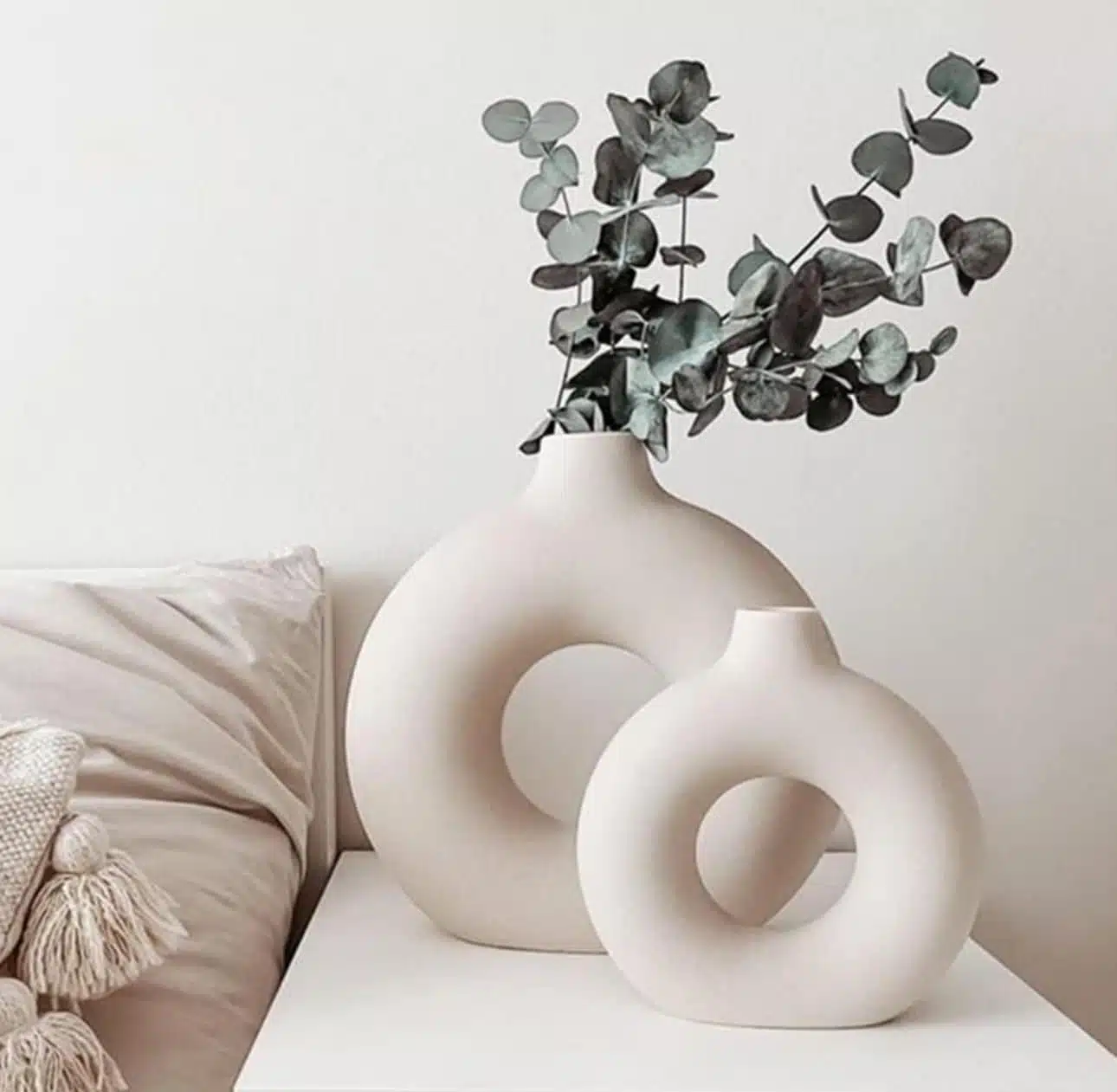 Donut-Shaped Ceramic Vase Set - Image 2