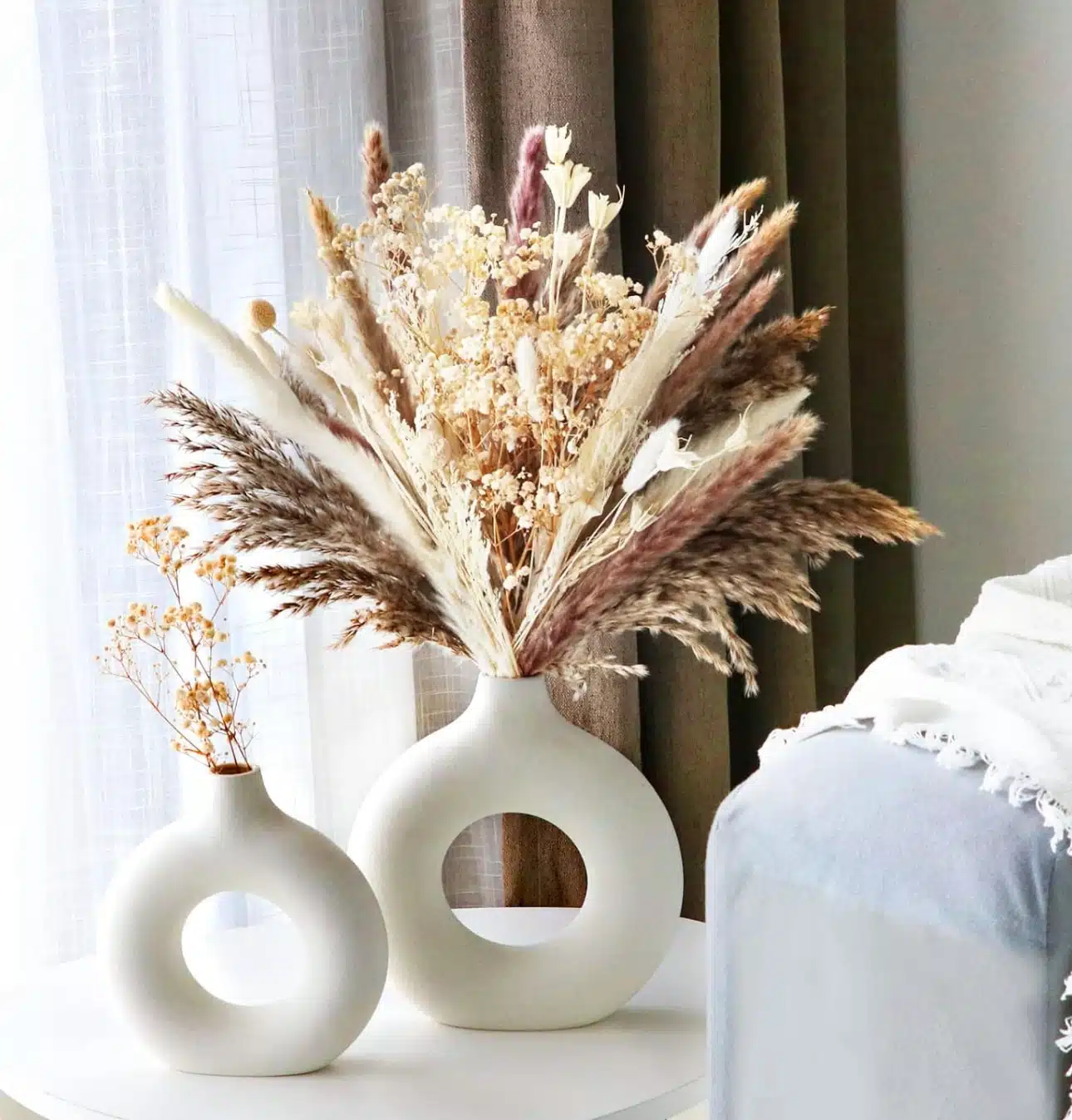 Donut-Shaped Ceramic Vase Set - Image 3